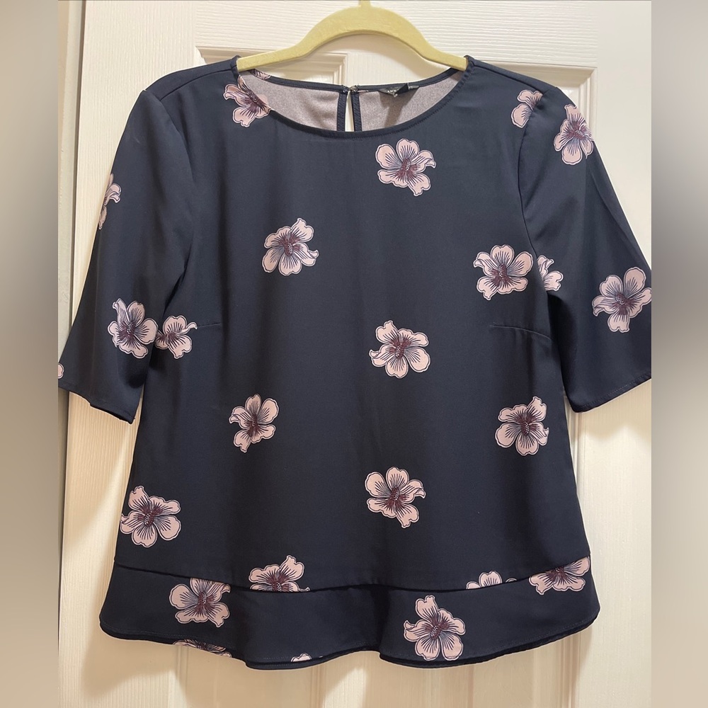 Ann Taylor floral blouse xs peplum
